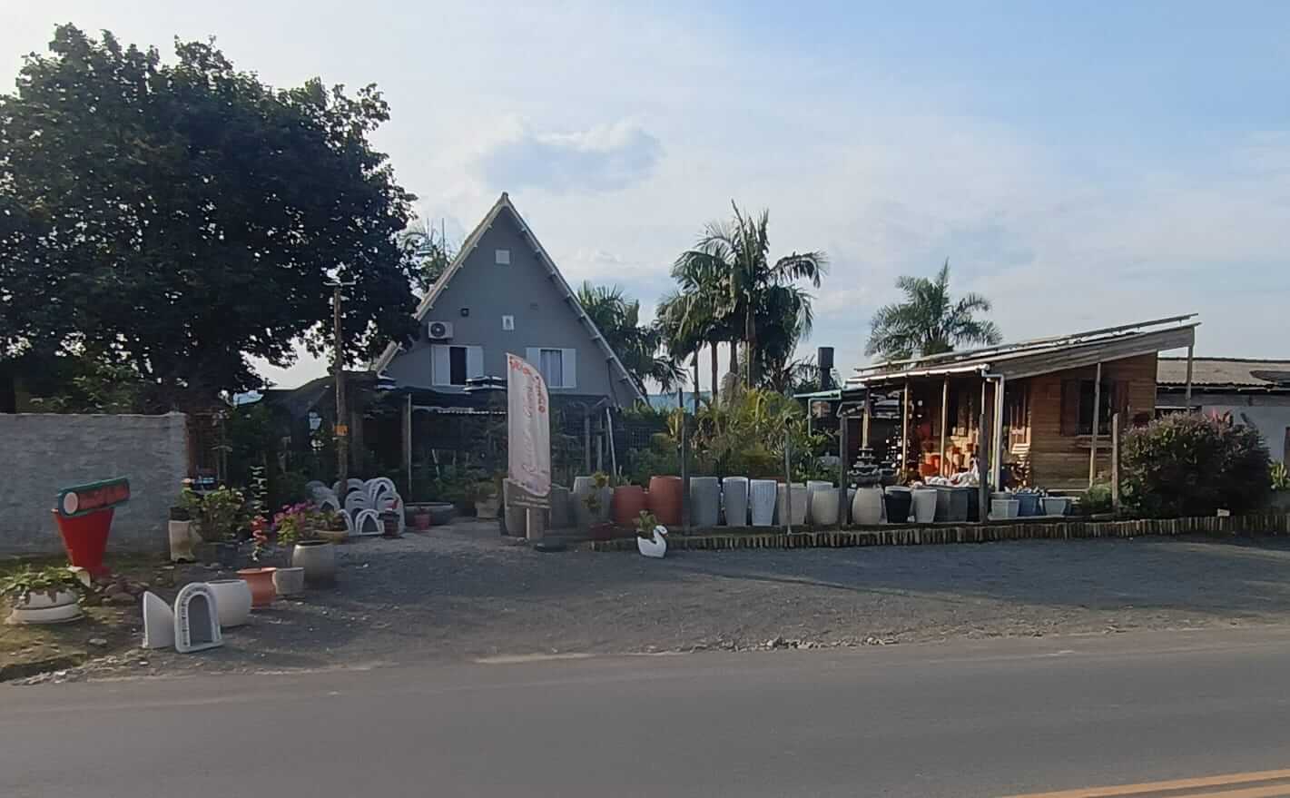 Fachada da floricultura Quintal da Olivia no bairro Monte Castelo, em Criciúma - SC